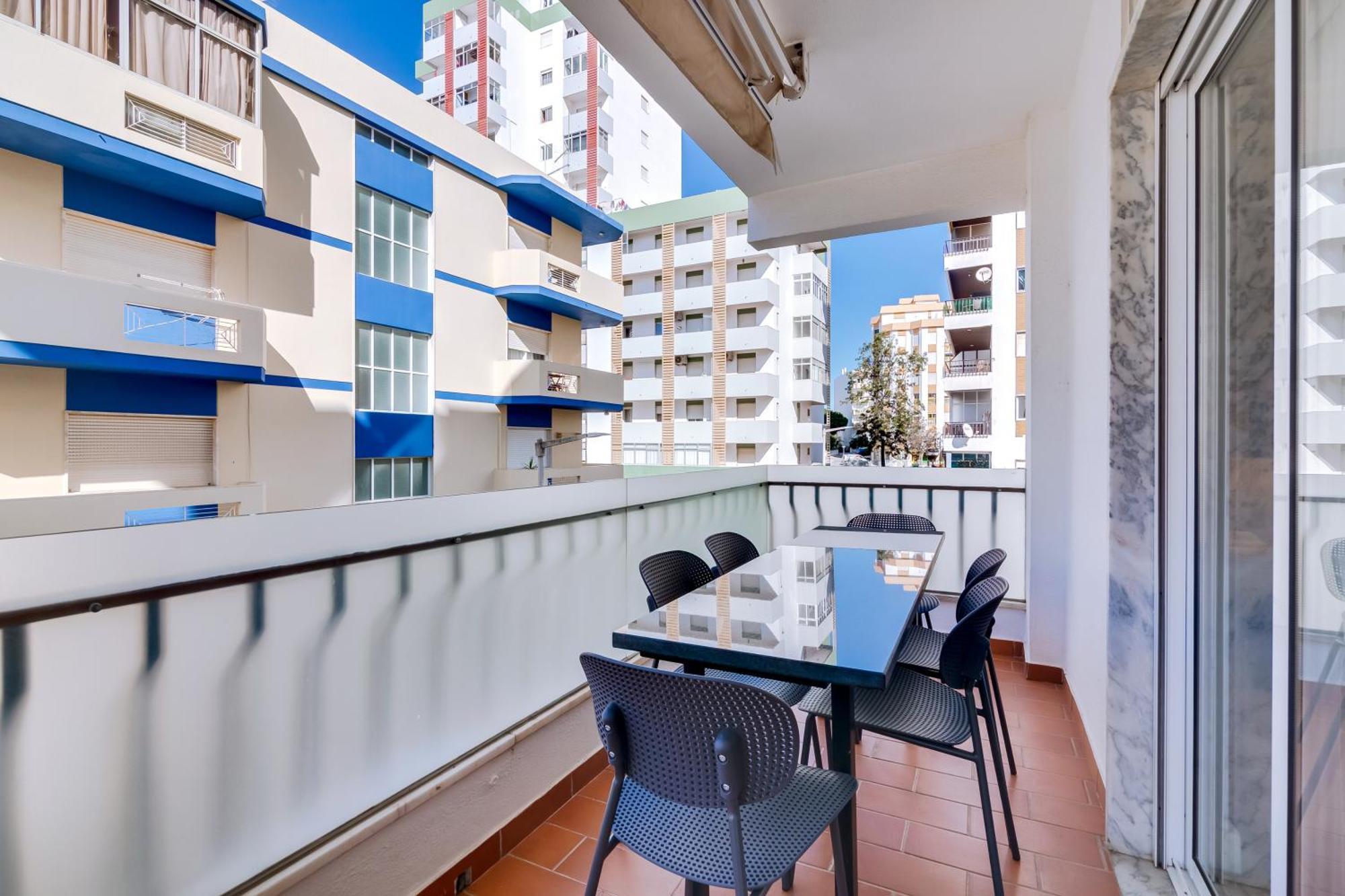 קווארטיירה Al - Apartamento Egas Moniz מראה חיצוני תמונה