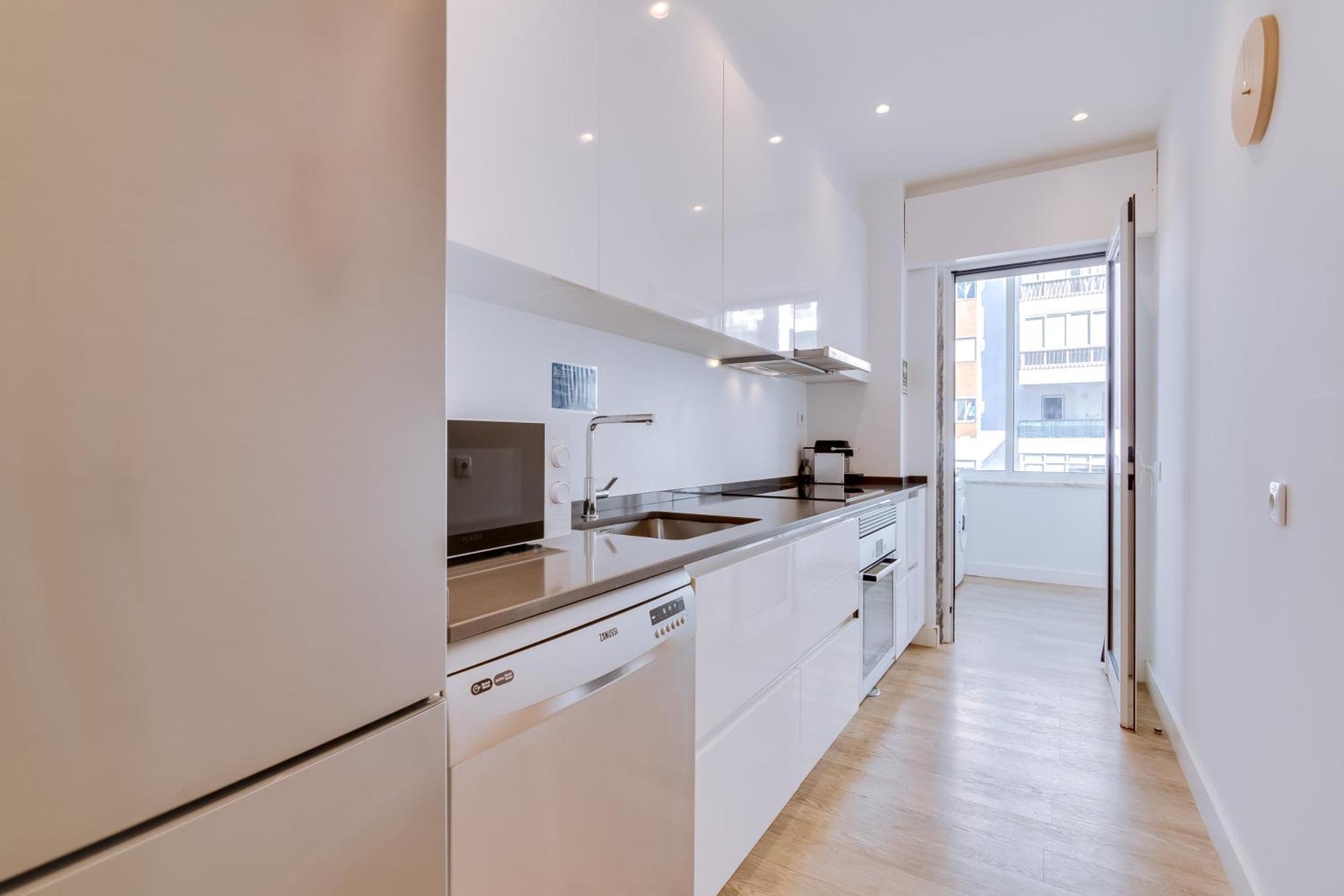 קווארטיירה Al - Apartamento Egas Moniz מראה חיצוני תמונה